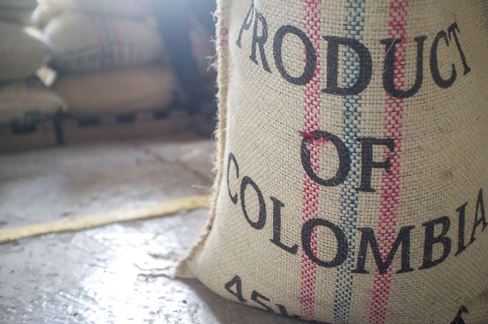 En estos sacos de empaca el café de Colombia, incluido el grano de Antioquia. 