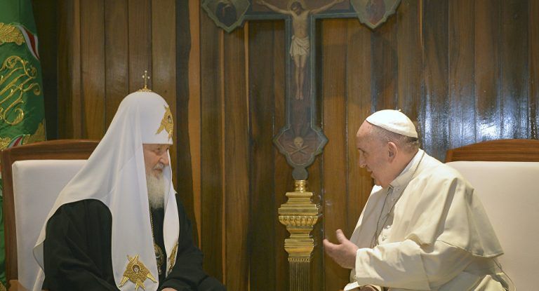 Francisco y Cirilo, histórico encuentro