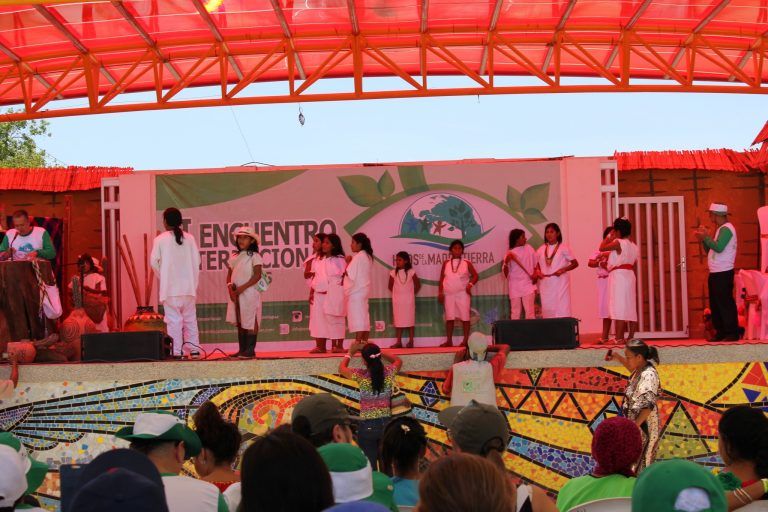 Comunidad rural en el encuentro internacional Hijos de la Madre Tierra