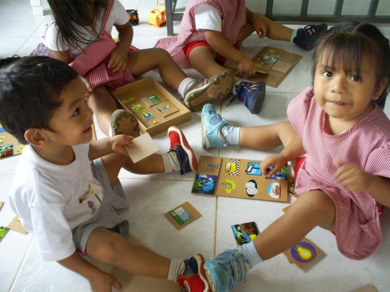 Capacitan a madres comunitarias para mejorar educación