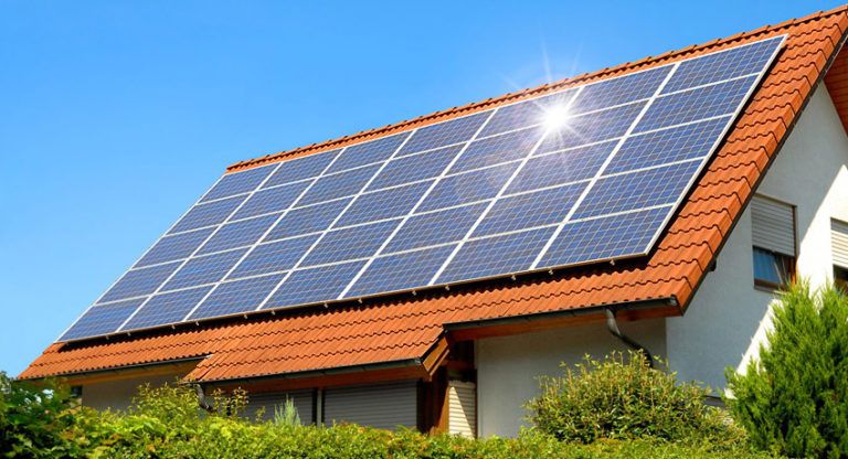 La energía solar se toma los hogares