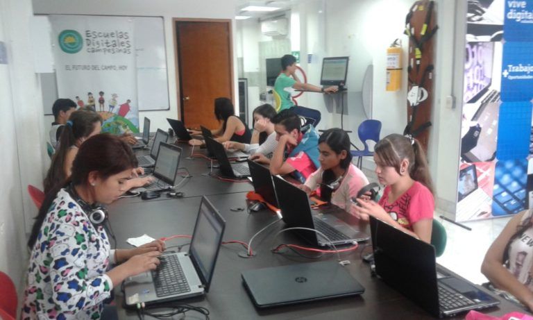 El aporte de las entidades a la educacion rural en Colombia