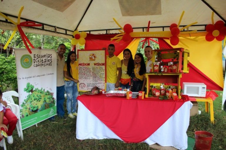 Cuarta Feria Empresarial COPOLI, jóvenes con espíritu emprendedor