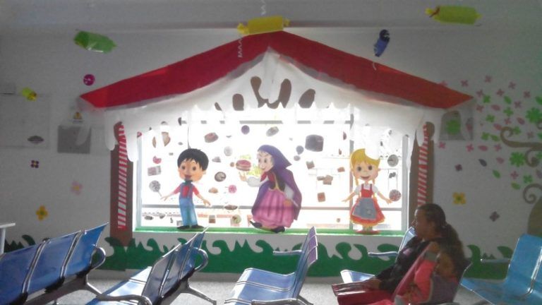 Hansel y Gretel acompañaron la tercera jornada de vacunación en Une Cundinamarca