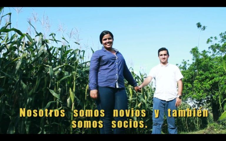 Dos jóvenes del Tolima unidos por el amor al campo colombiano