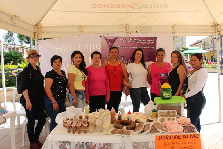 Campesinos y voluntarios, unidos para entregar lo mejor de la culinaria nacional