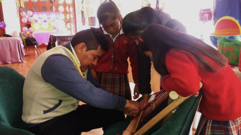 La educación pensada desde el territorio, el ejemplo que dan los indígenas