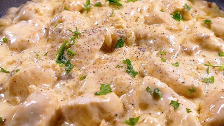 Pechugas de pollo en salsa de queso