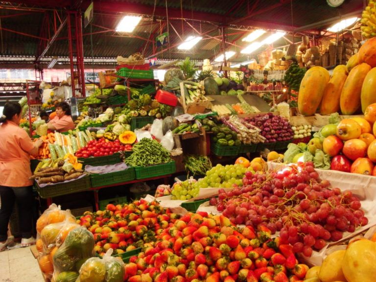 Normalidad en precios y buena oferta en plazas de mercado al finalizar 2018