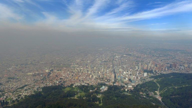 Impacto de la calidad del aire en la salud pública colombiana