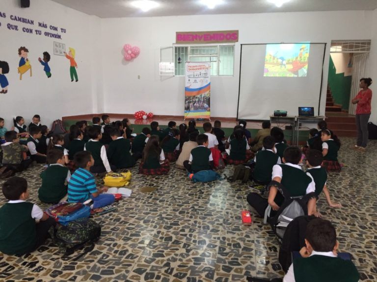 Niños y niñas comprenden al otro desde el valor de la democracia