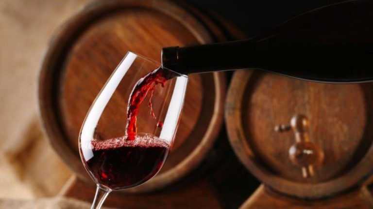 Vino antioxidante a base de frutos rojos y miel de café
