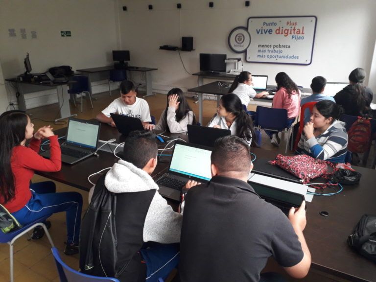 Estudiantes de Pijao, Quindio enaltecen a sus profesores