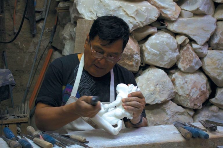 El arte del tallado en piedra, un oficio que muy pocos ejercen