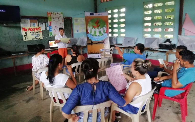 Microtaller de escuelas audiovisuales en el centro poblado de Santa Rosa, Caquetá