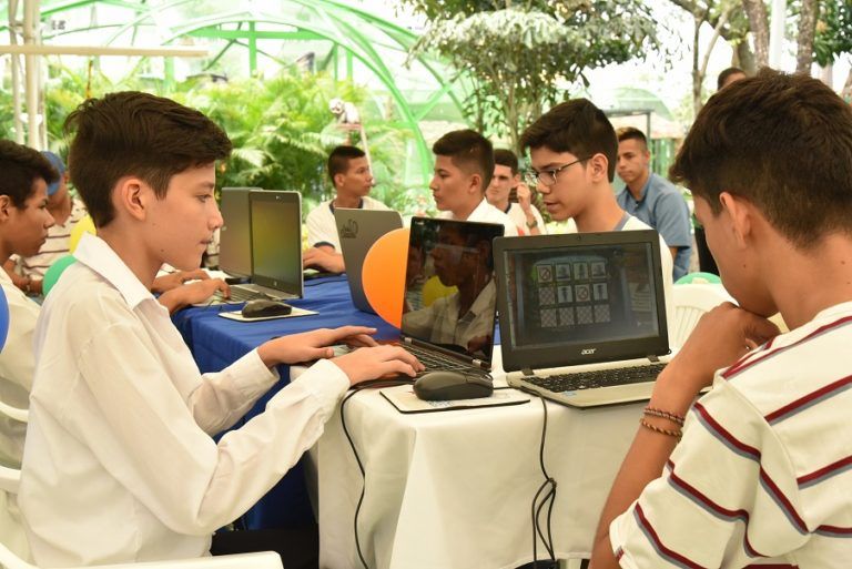 Videojuego pone a competir a estudiantes del Huila en favor de la naturaleza