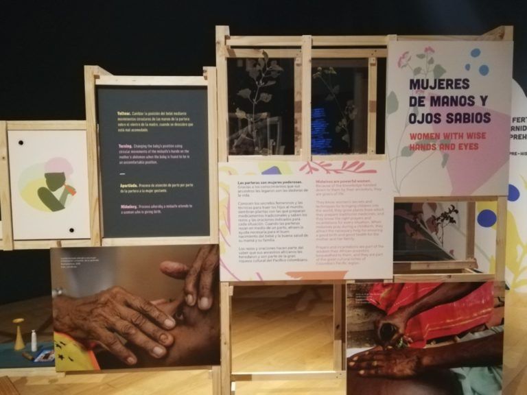 Llega a Bogotá la exposición fotográfica “Partería, saber ancestral y práctica viva”