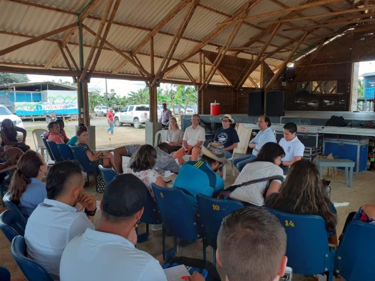 Embajador de Francia visita el ETCR de Brisas en Chocó y ratifica su apoyo a la paz