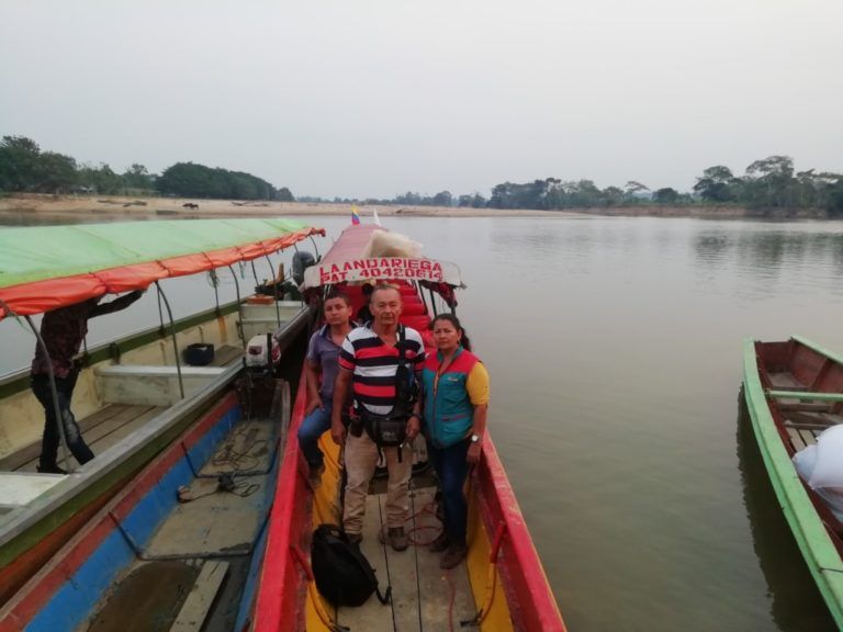 ‘La andariega’, el bote que lleva historias por el río Caguán