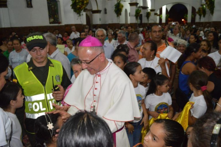 Enseñar, santificar y servir, la valiosa labor de dos obispos colombianos
