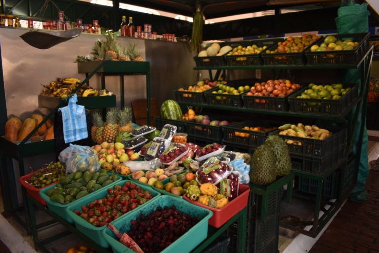 Plaza de Mercado Las Cruces: Un legado del campo en la ciudad