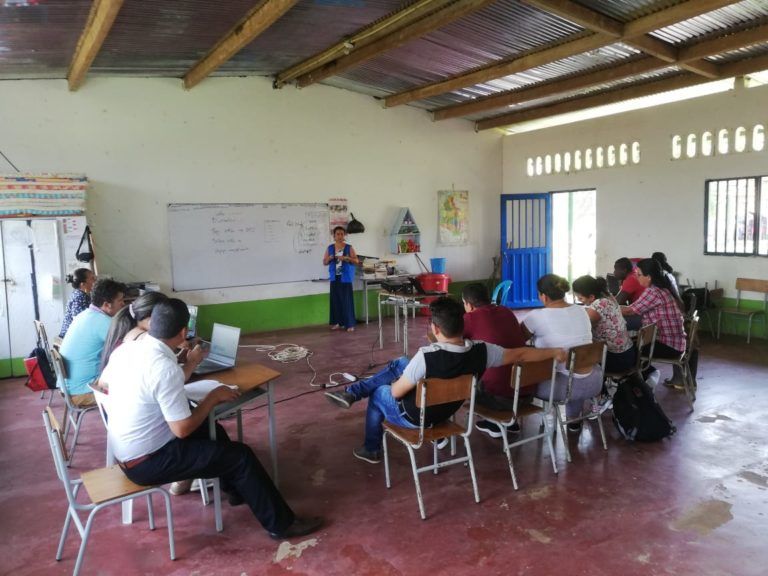 Docentes, los superhéroes de los territorios rurales en Caquetá