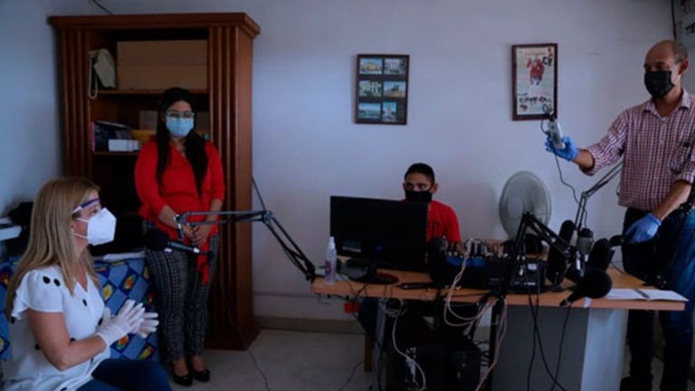 Radio y televisión como complemento para la educación virtual en el Atlántico
