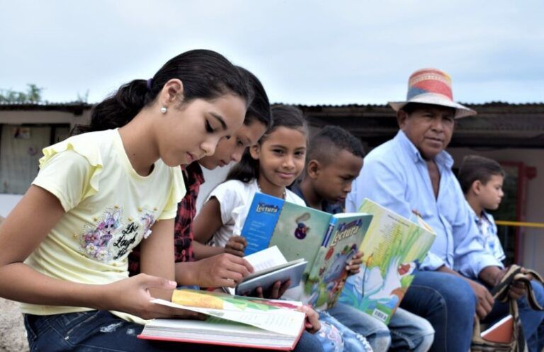 Día del Idioma, una conmemoración al habla hispana