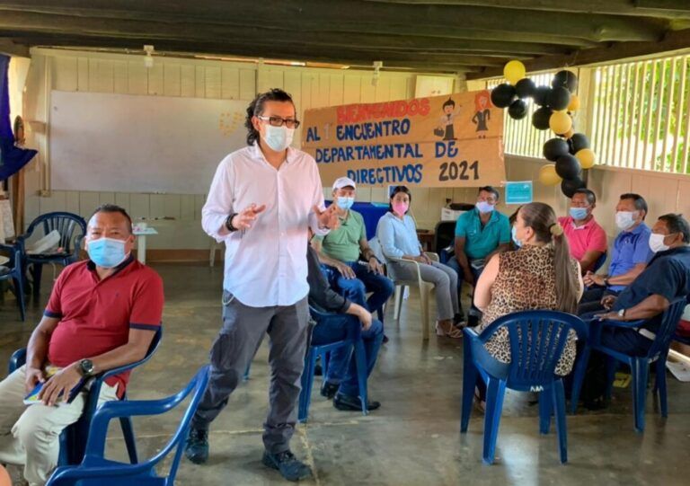 Una Escuela para fortalecer la labor de los directivos docentes del campo