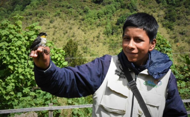 En el Huila los grupos de monitoreo comunitarios aprenden sobre avifauna