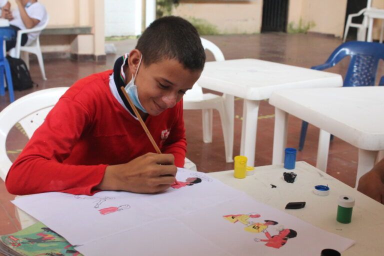 La pintura como herramienta de transformación social en Caquetá