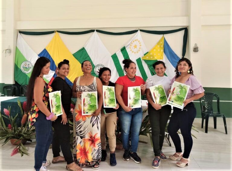 Carta del campo: Con ilusión celebraron logro mujeres reincorporadas
