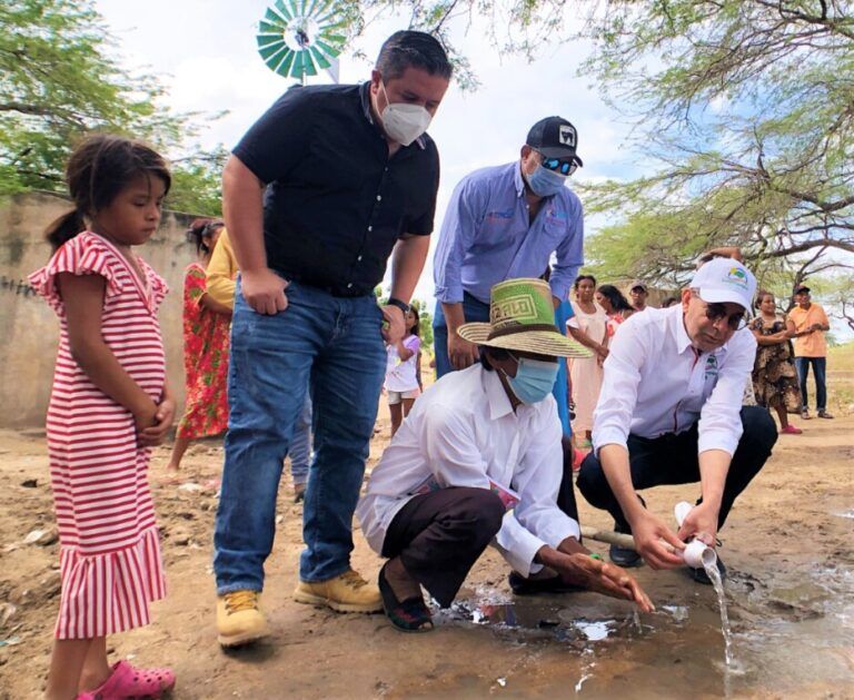Recuperación de molinos de viento para promover acceso al agua