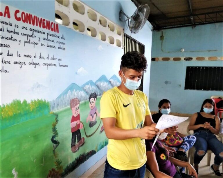 Carta del campo:  Jóvenes que sobresalen por su anhelo de educación