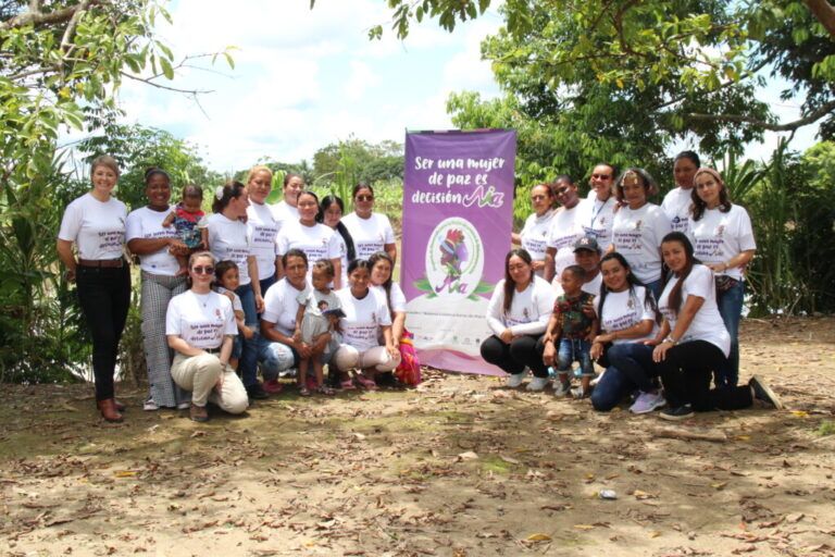 Mujeres del proyecto MIA construyen paz y equidad