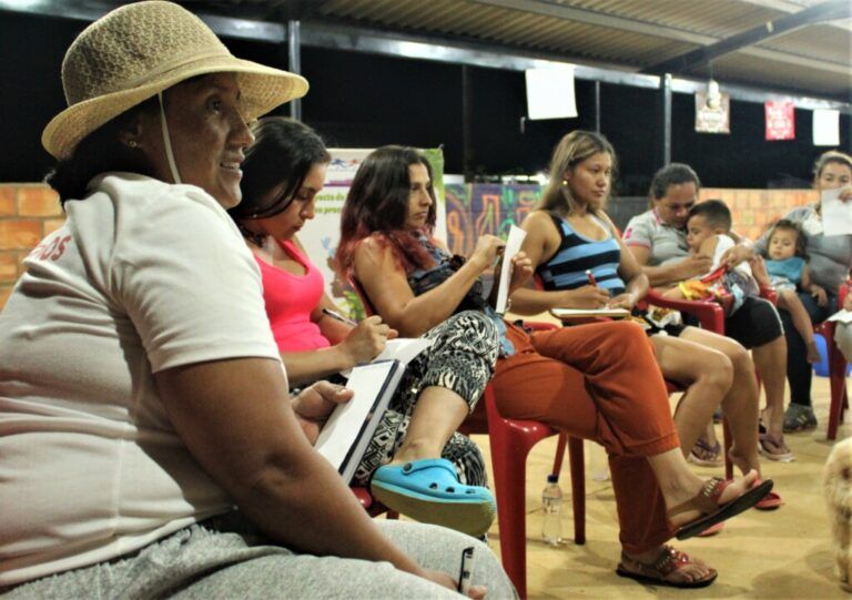 Mujeres de Caquetá y Chocó se formaron en participación política