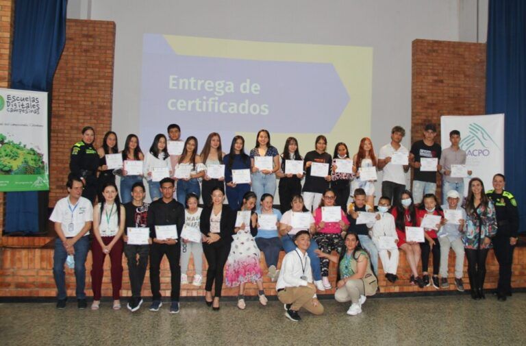 Jóvenes de Garagoa se certifican con las Escuelas Digitales Campesinas