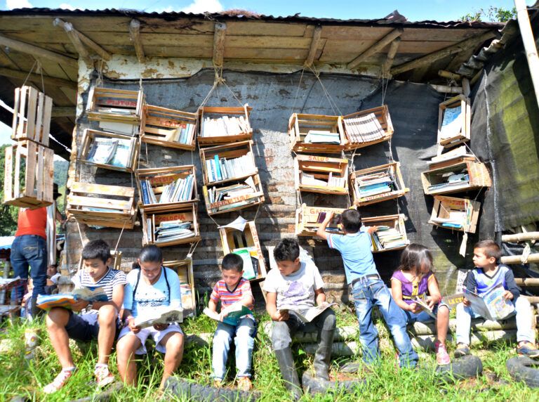 ¿Podrá mejorar la Educación Rural?: La realidad de las Escuelas en el campo colombiano.