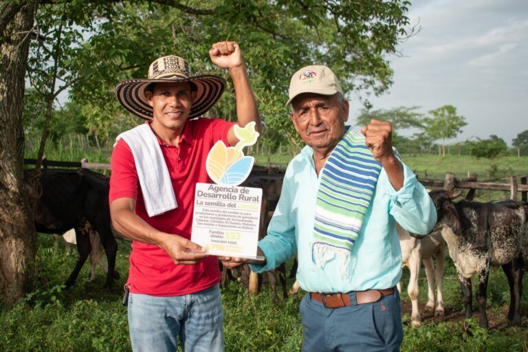 Revolución Ganadera en Bolívar: Proyectos Regenerativos Benefician a 176 Familias Campesinas.